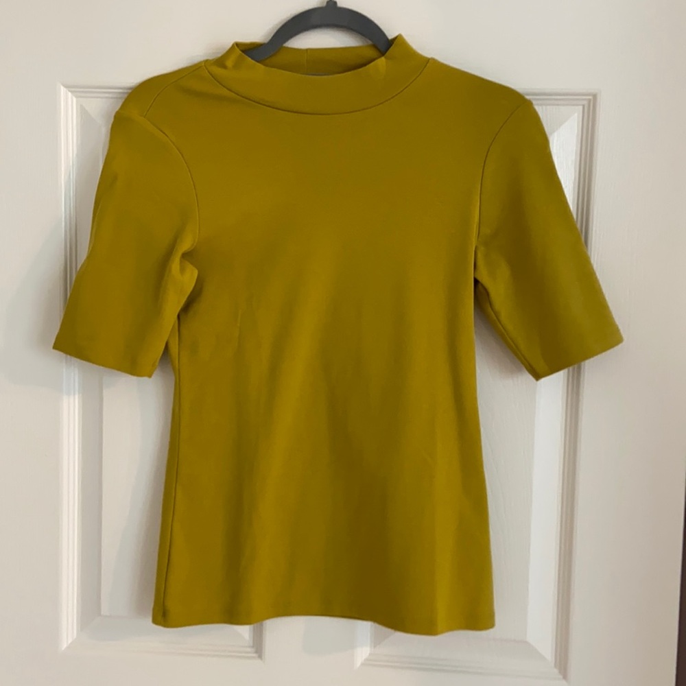 Uniqlo Mockneck
